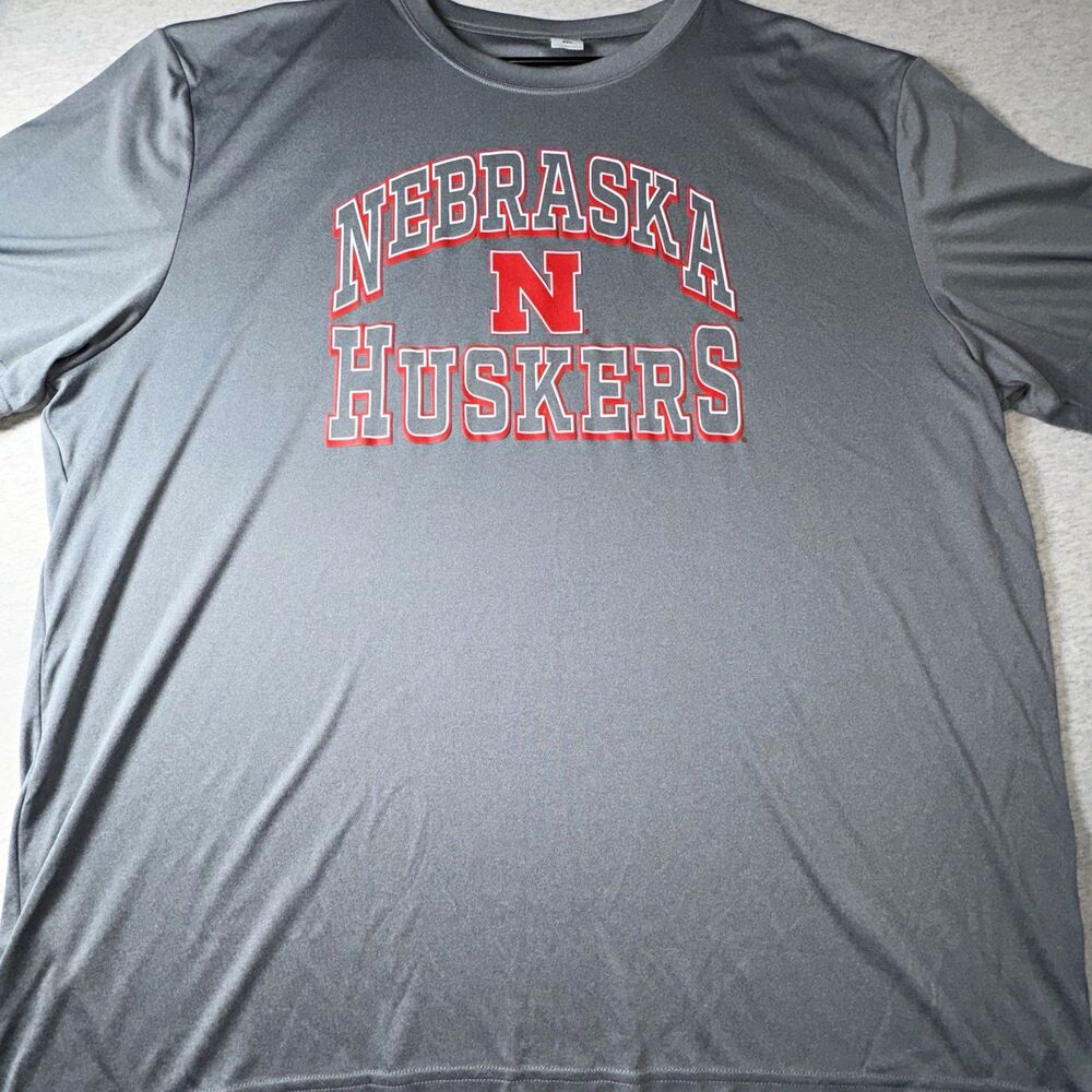 Captivating Nebraska Cornhuskers Gray/Red/White Short Sleeve Poly Shirt Size 3XL